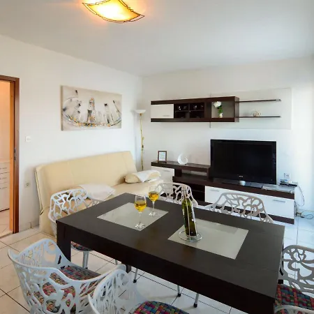 Neda-2 Apartment *