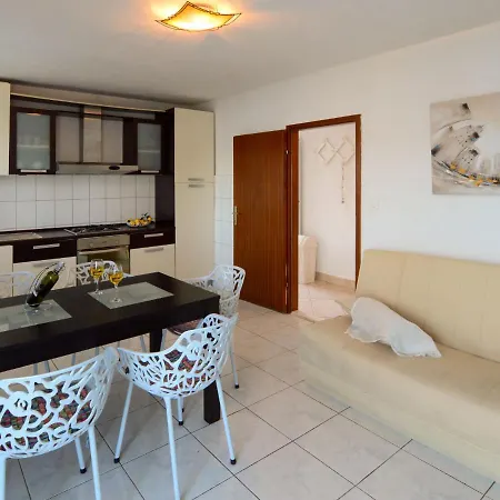 Neda-2 Apartment